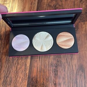 MAC Pink and Black Swirl. Step up extra dimension skin finish palette: light/New